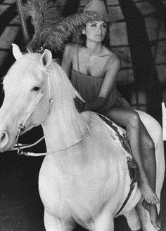 I am an avid equestrian and love my horse Sam.....Lianna